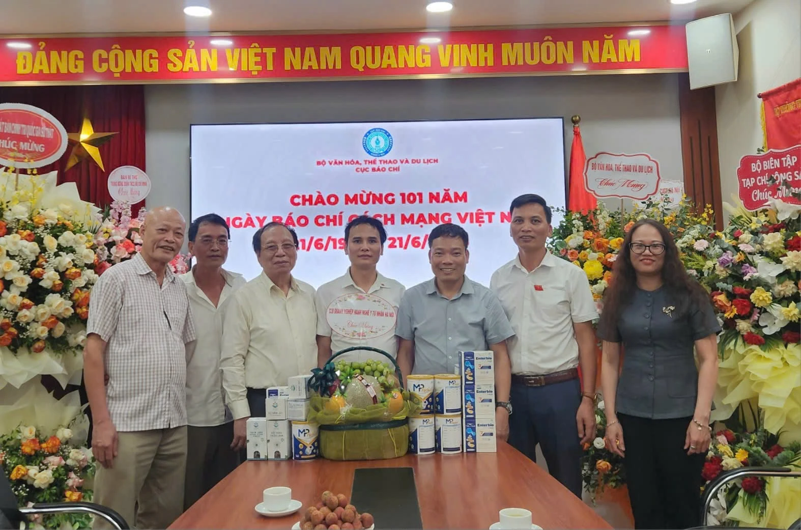 Câu Lạc Bộ Hành Nghề Y Tư Nhân Chúc Mừng Các Cơ Quan Báo Chí Nhân Ngày Báo Chí Cách Mạng Việt Nam
